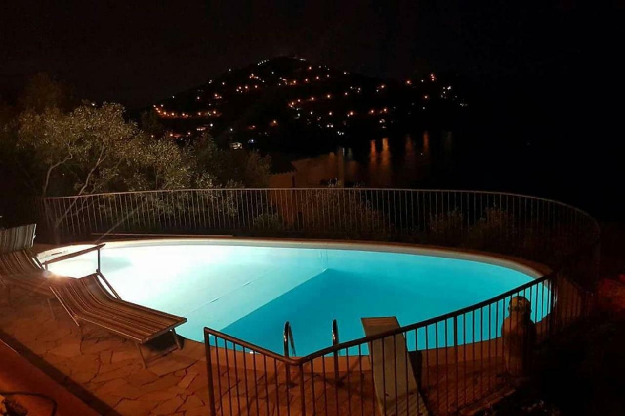 Villa Panoramica Tra Suggestive Notti Stellate. Torre delle Stelle Bagian luar foto