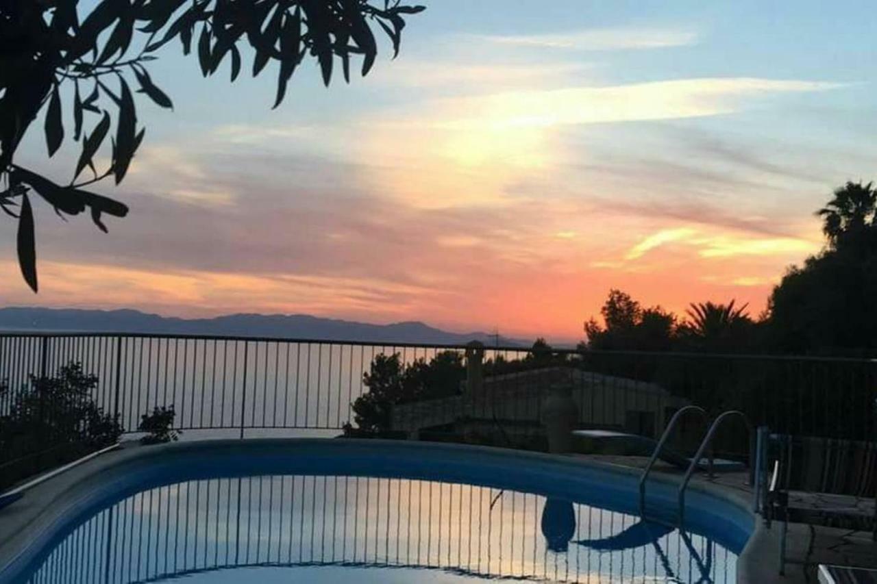 Villa Panoramica Tra Suggestive Notti Stellate. Torre delle Stelle Bagian luar foto